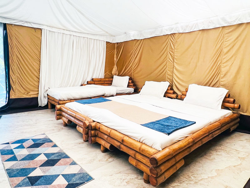 06 Luxurious Villa tents with attached washrooms with private dressers